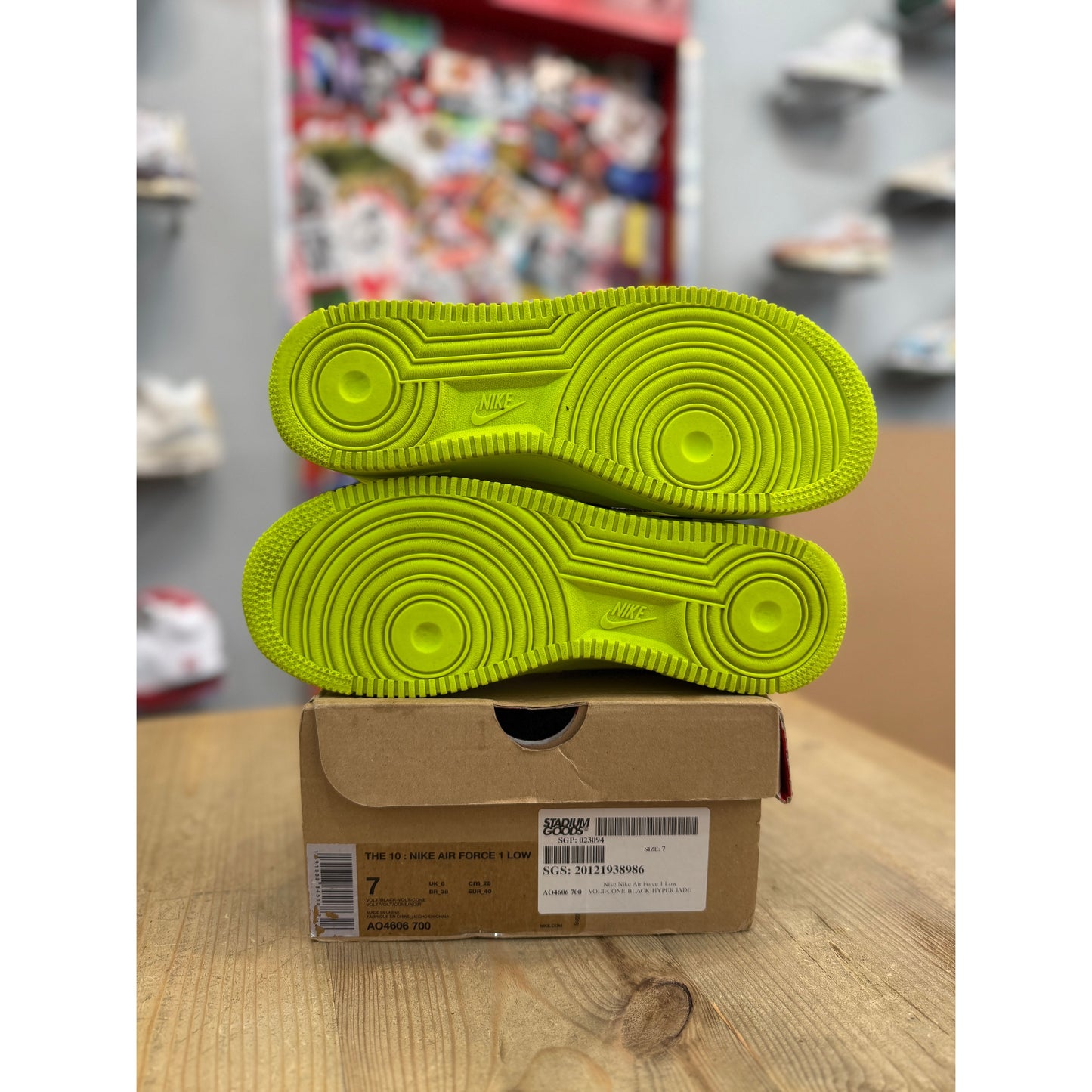 Nike Air Force 1 Low Off-White Volt UK 6 (EU 40)