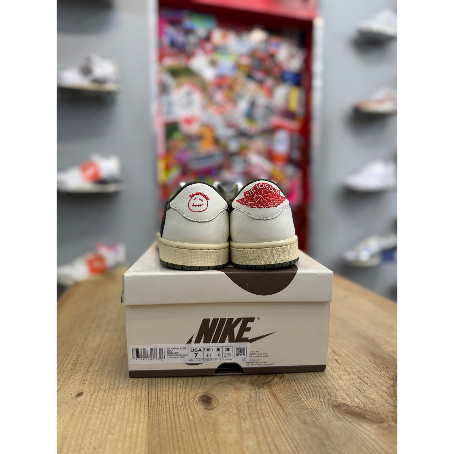 Jordan 1 Retro Low OG SP Travis Scott Medium Olive UK 6 (EU 40)