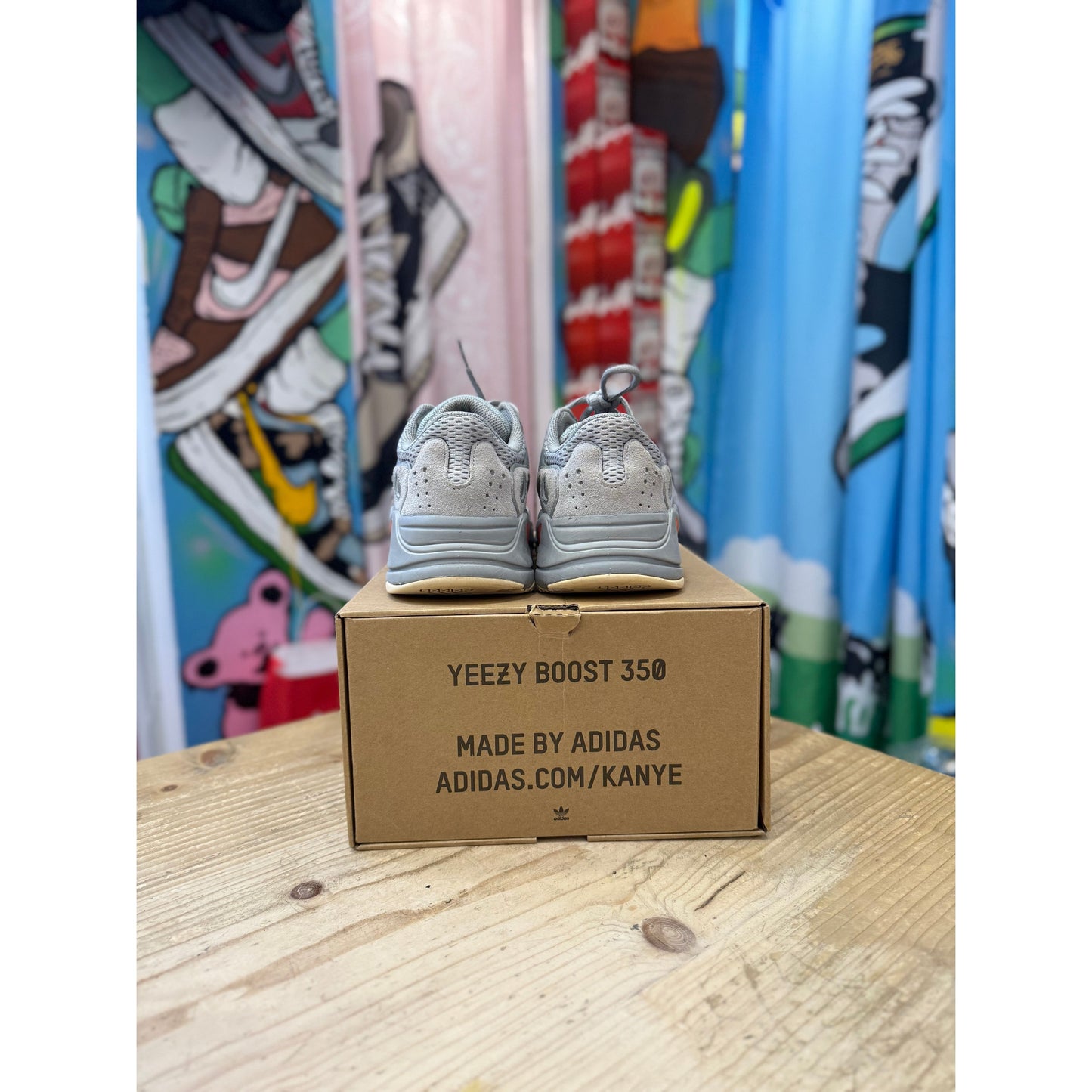 Yeezy 700 Boost Inertia UK6.5