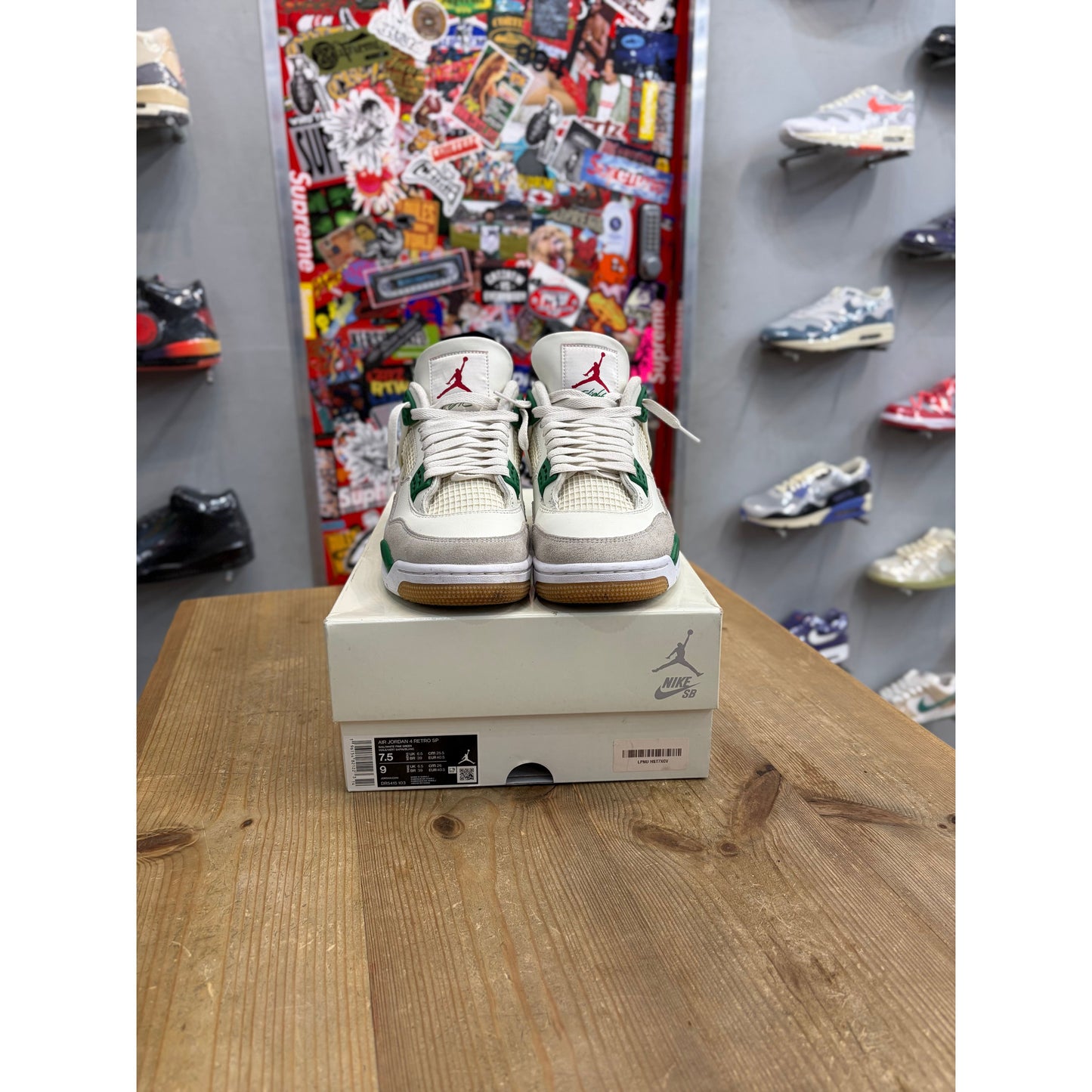 Jordan 4 Retro SB Pine Green UK 6.5.