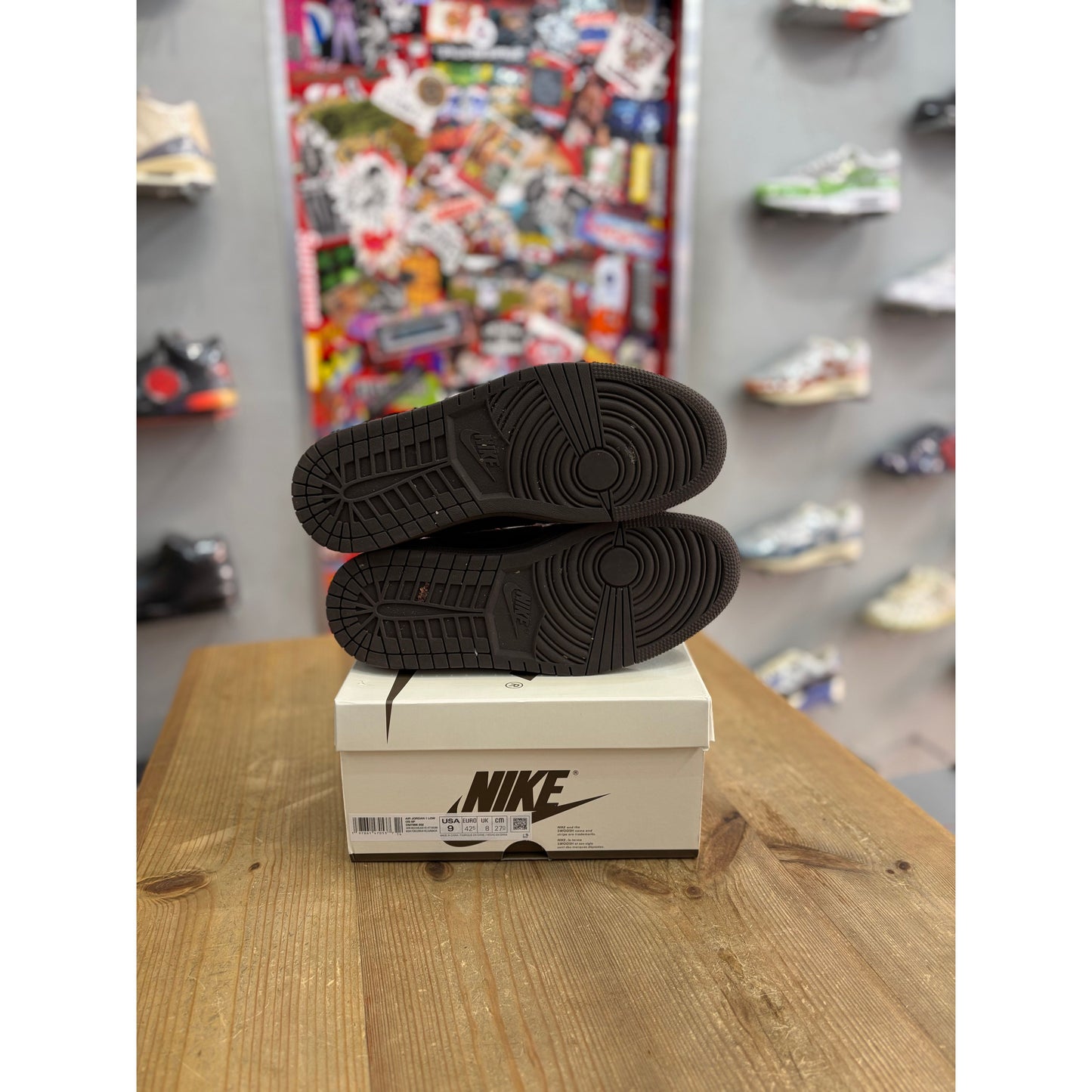 Jordan 1 Low Travis Scott Velvet Brown UK-8