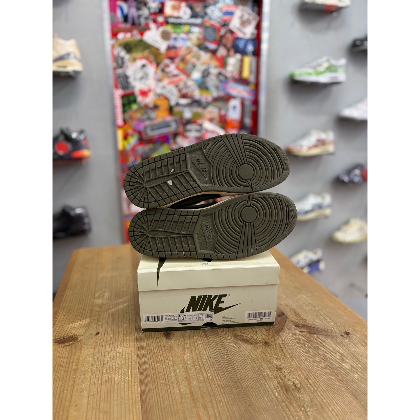 Jordan 1 Retro Low OG SP Travis Scott Olive (Women's) UK 11