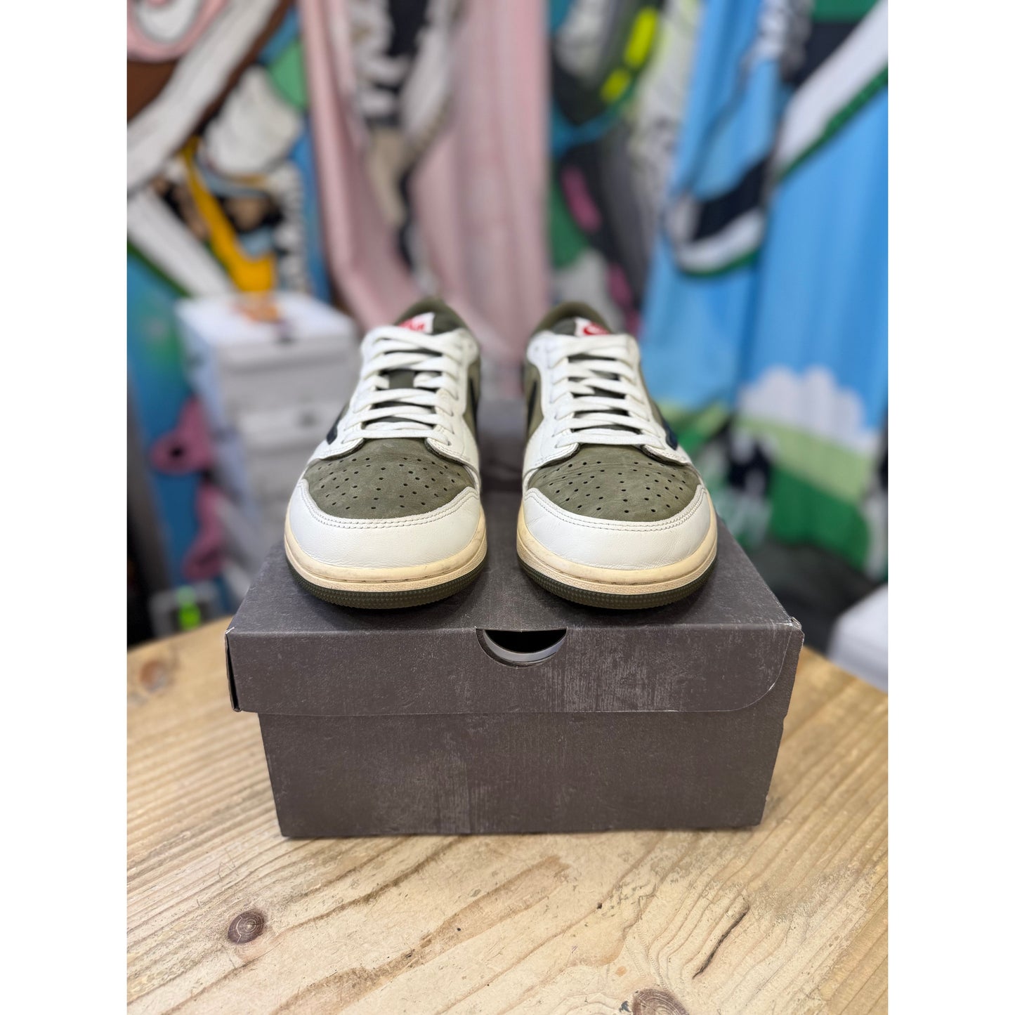 Jordan 1 Travis Scott Medium Olive UK 8.5