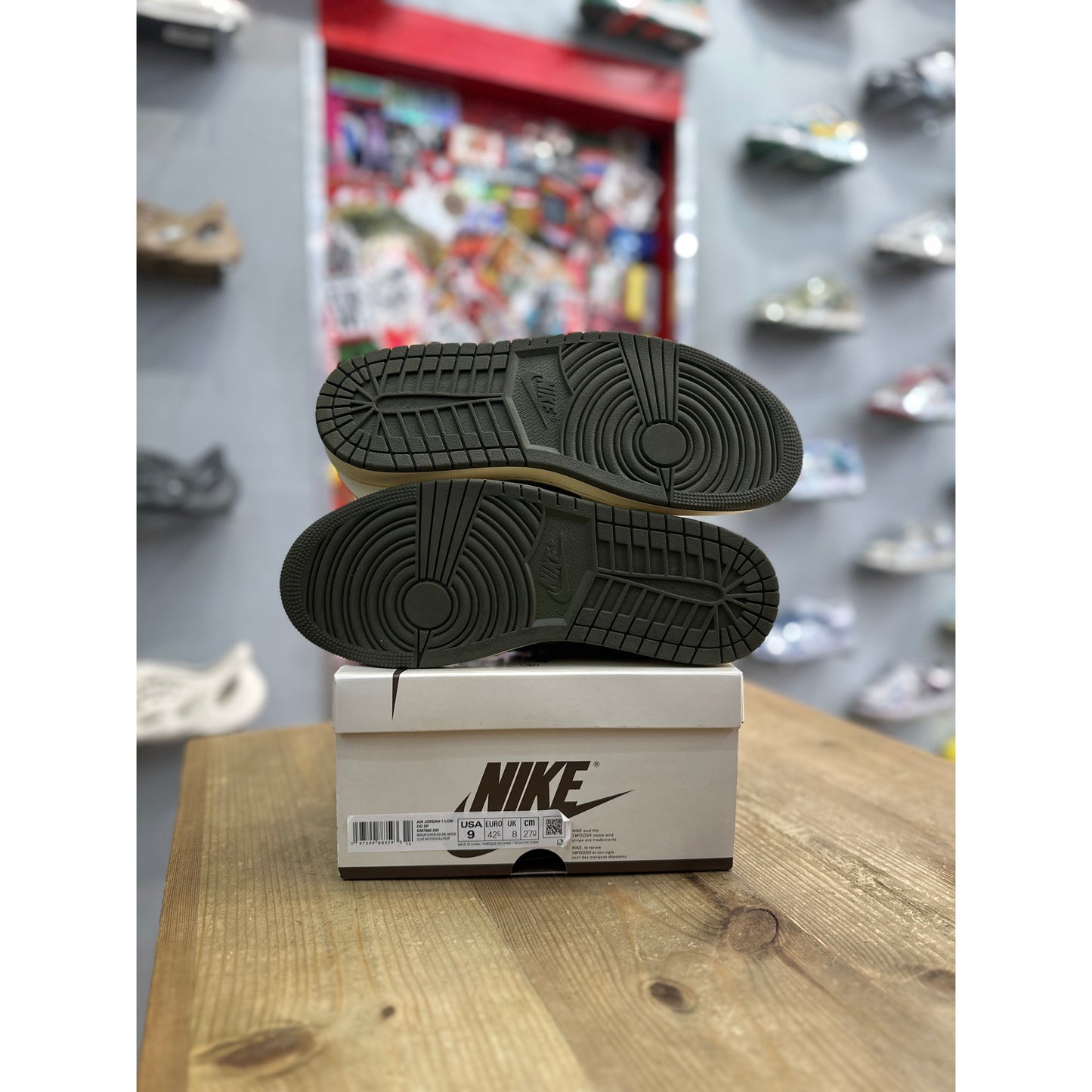 Jordan 1 Retro Low OG SP Travis Scott Medium Olive UK 8