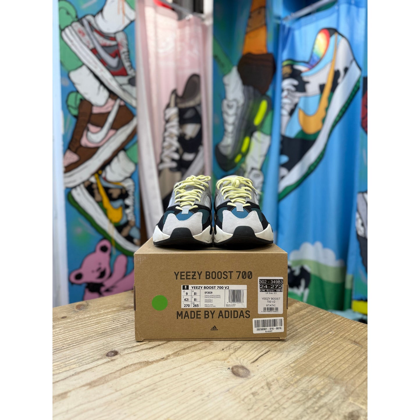 Yeezy 700 Waverunner. UK 8.5