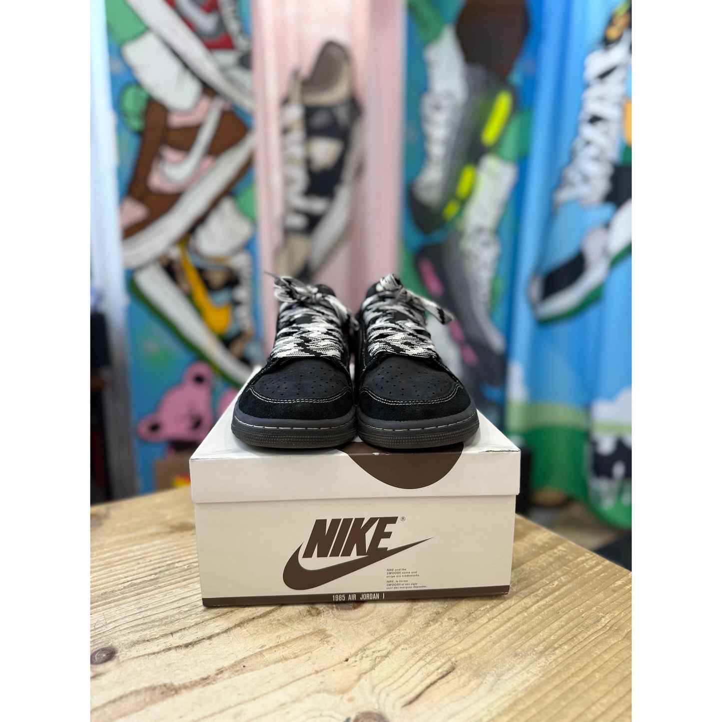 Jordan 1 Low Travis Scott Phantom UK 9