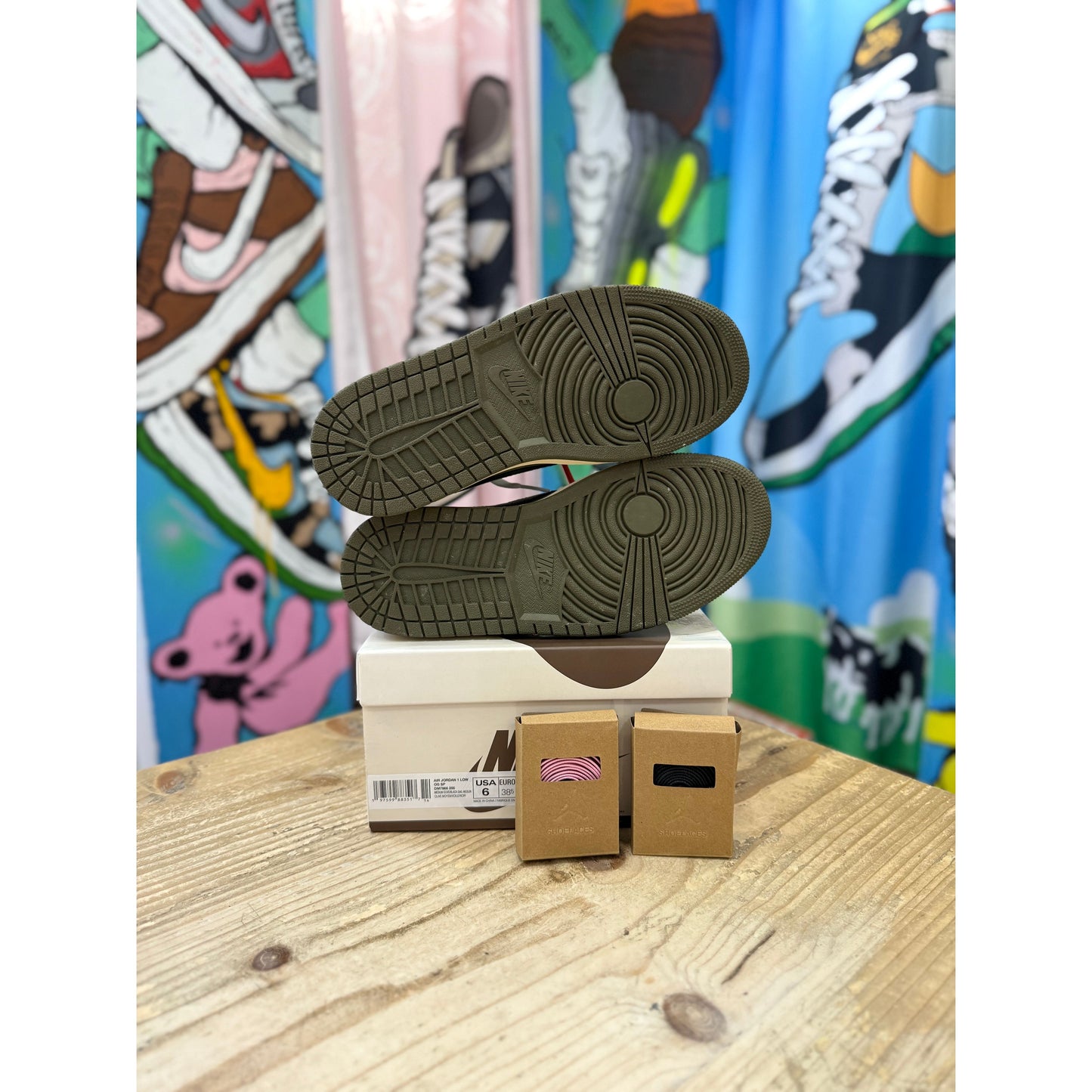 Jordan 1 Low Travis Scott Medium Olive UK 5.5