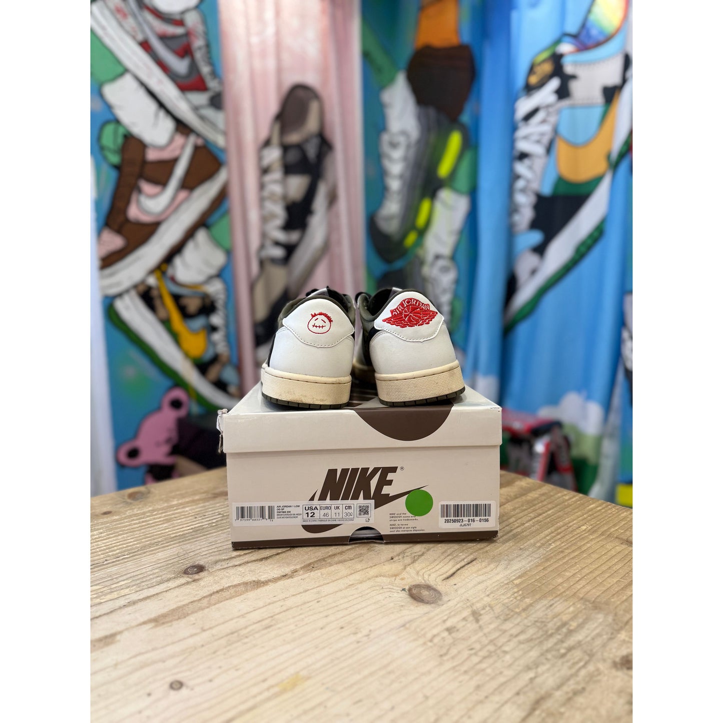 Jordan 1 Low Travis Scott Medium Olive UK 11