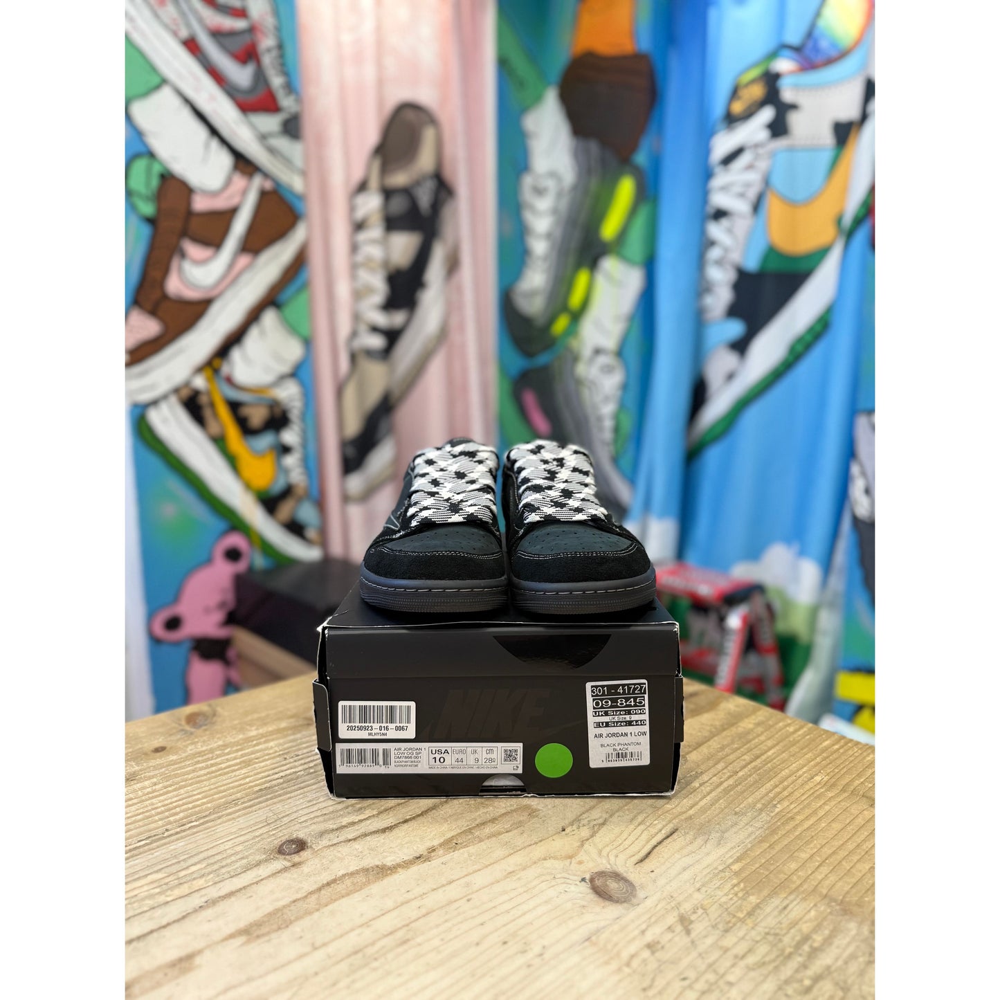 Jordan 1 Low Travis Scott Black Phantom UK 9