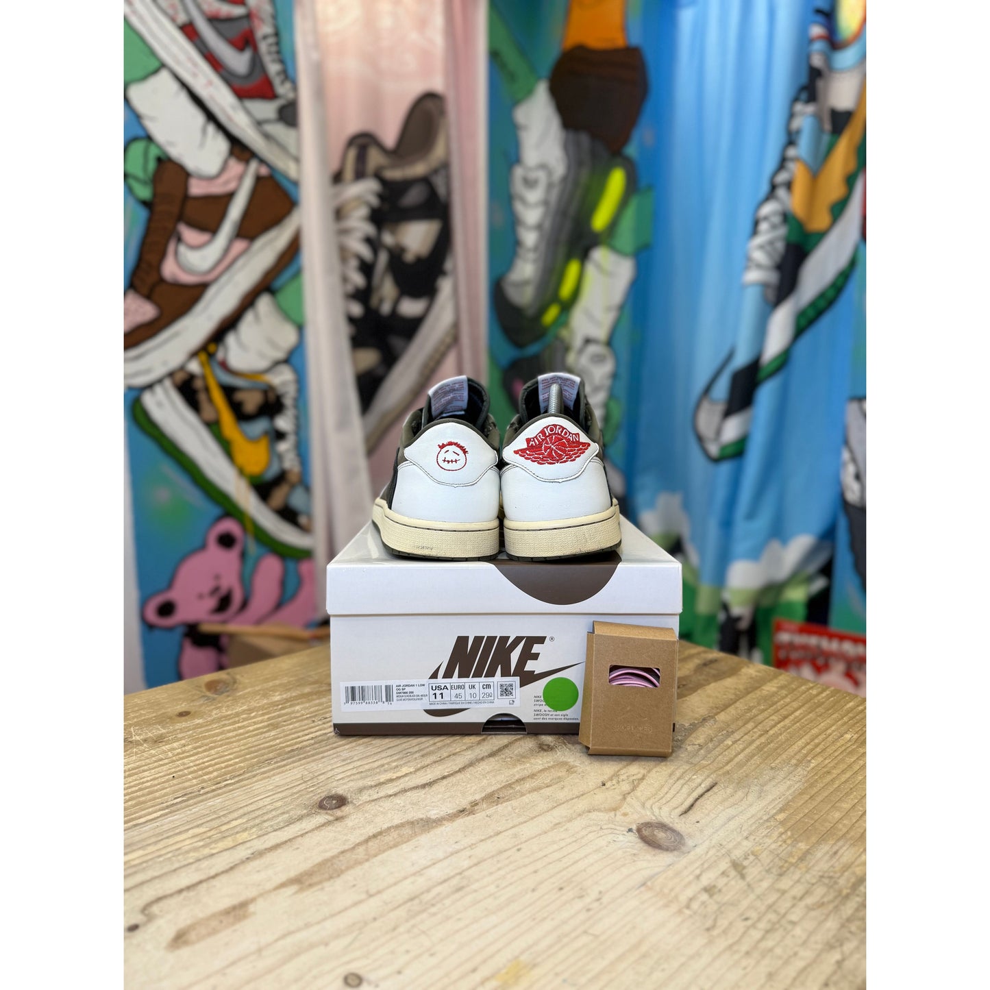 Jordan 1 Low Travis Scott Medium Olive UK 10