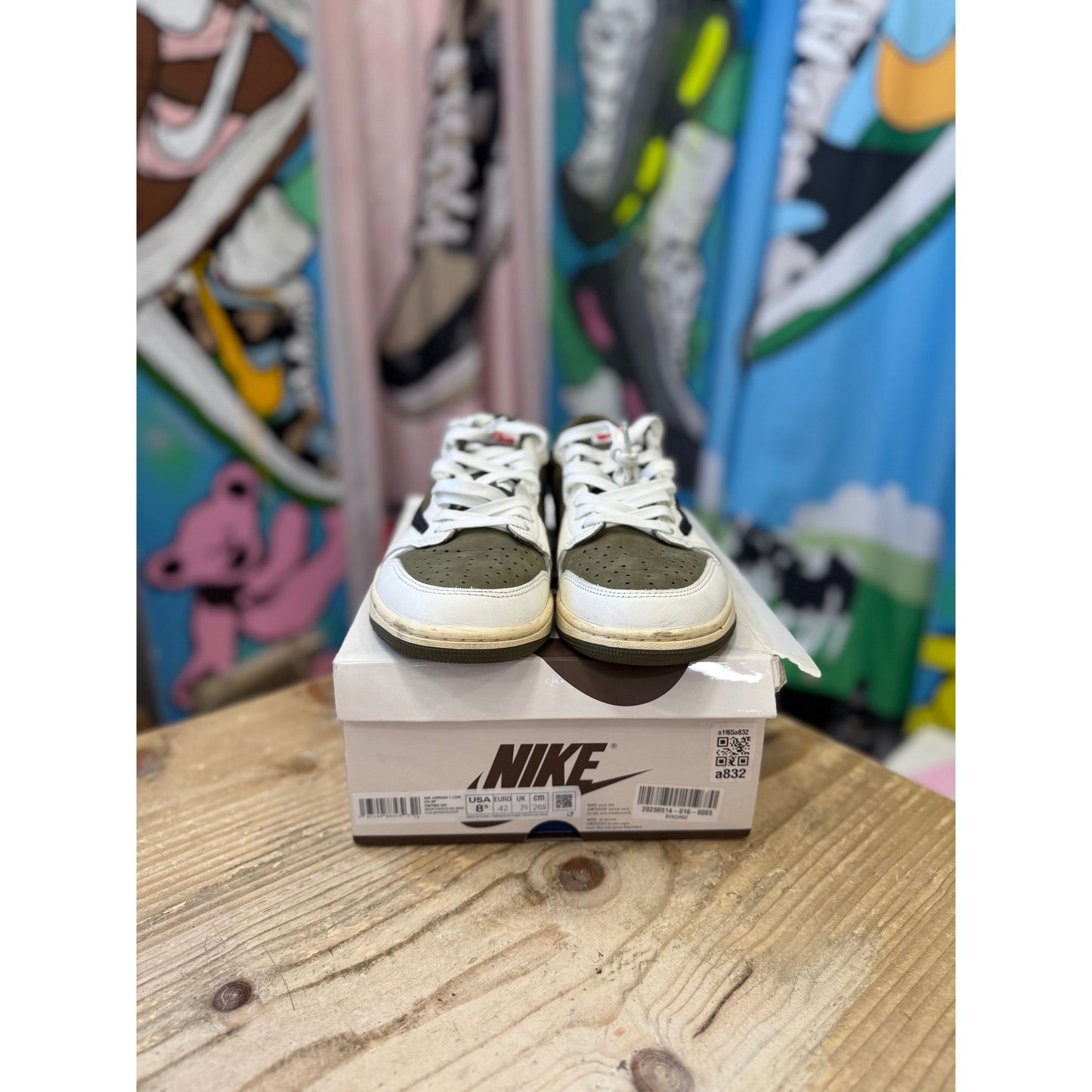 Jordan 1 Low Travis Scott Medium Olive UK  7.5