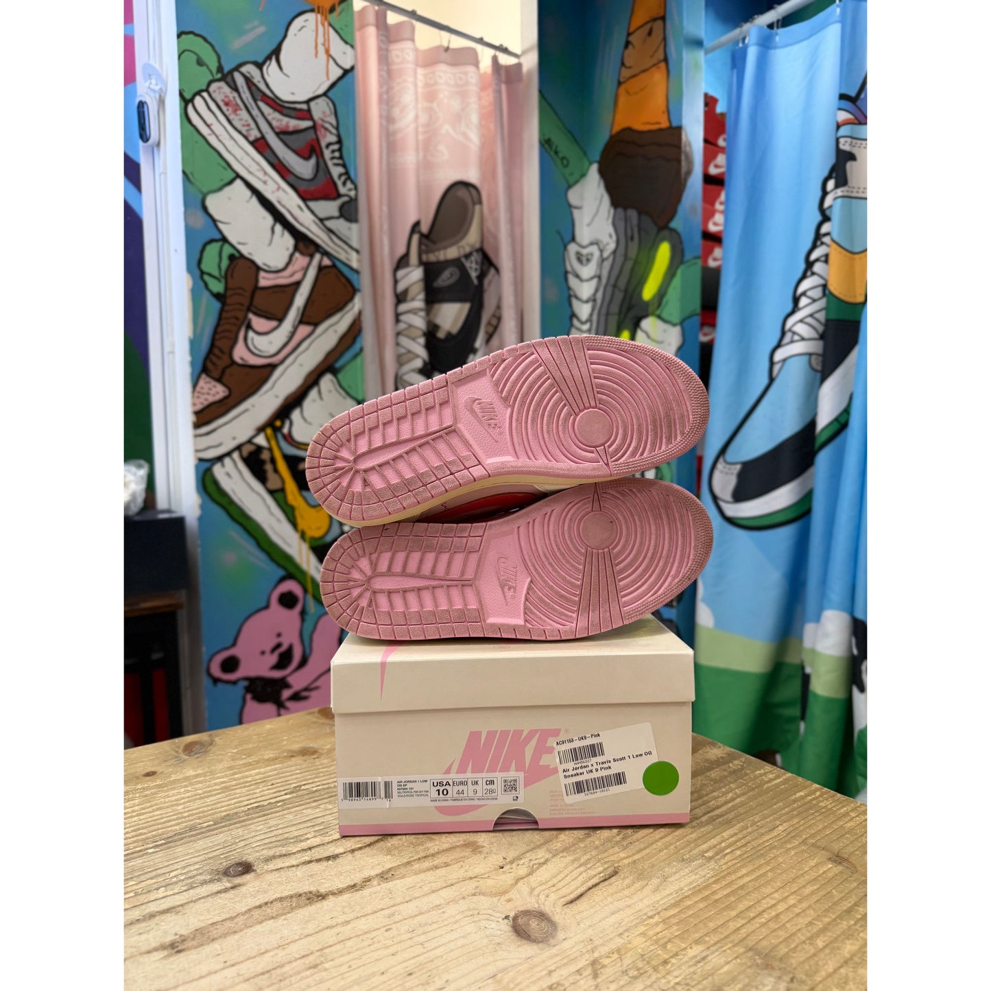 Jordan 1 Low Travis Scott Tropical Pink UK 9