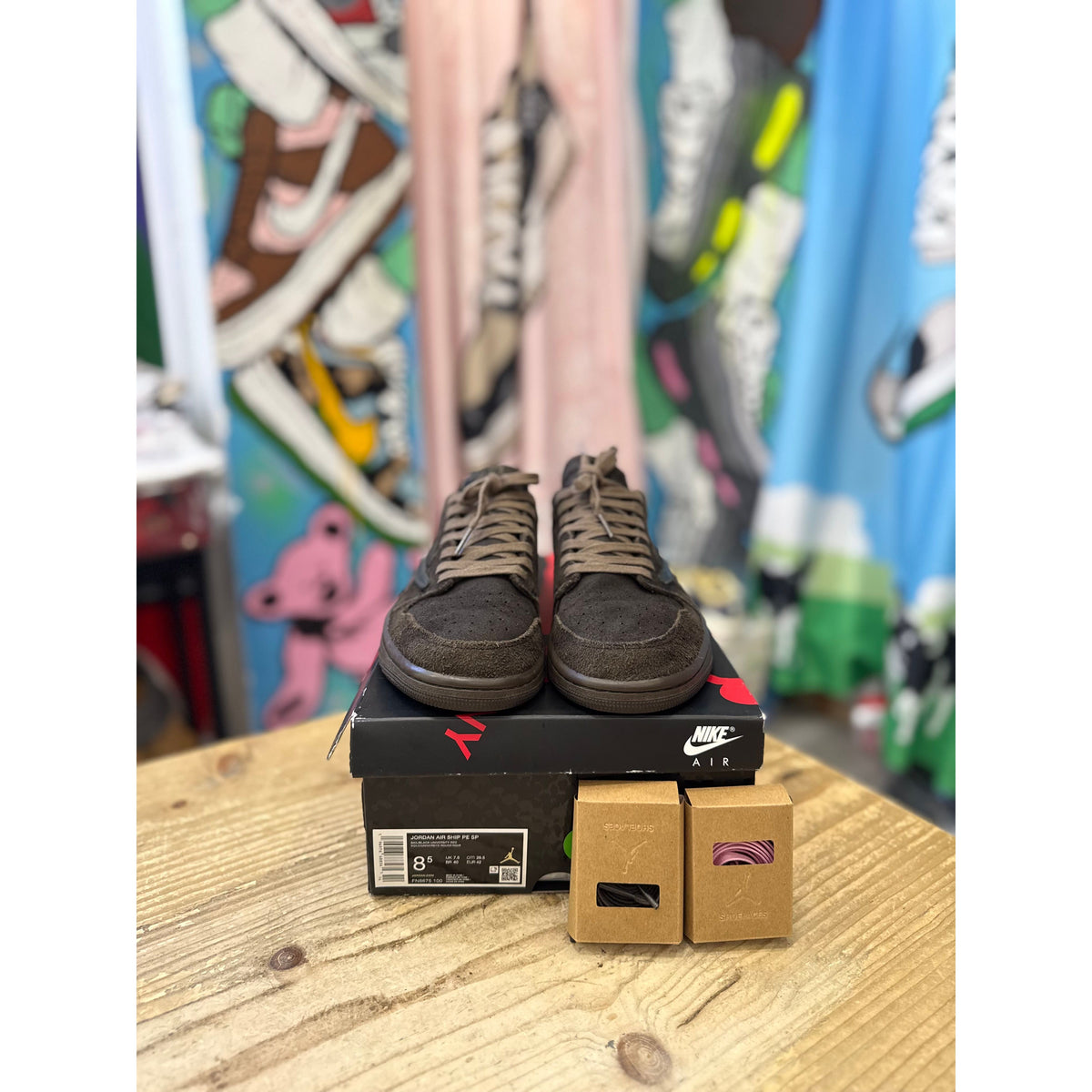 Jordan 1 Low Travis Scott Velvet Brown UK8