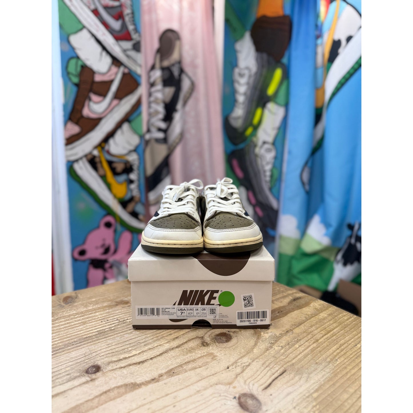 Jordan 1 Low Travis Scott Medium Olive UK 6.5