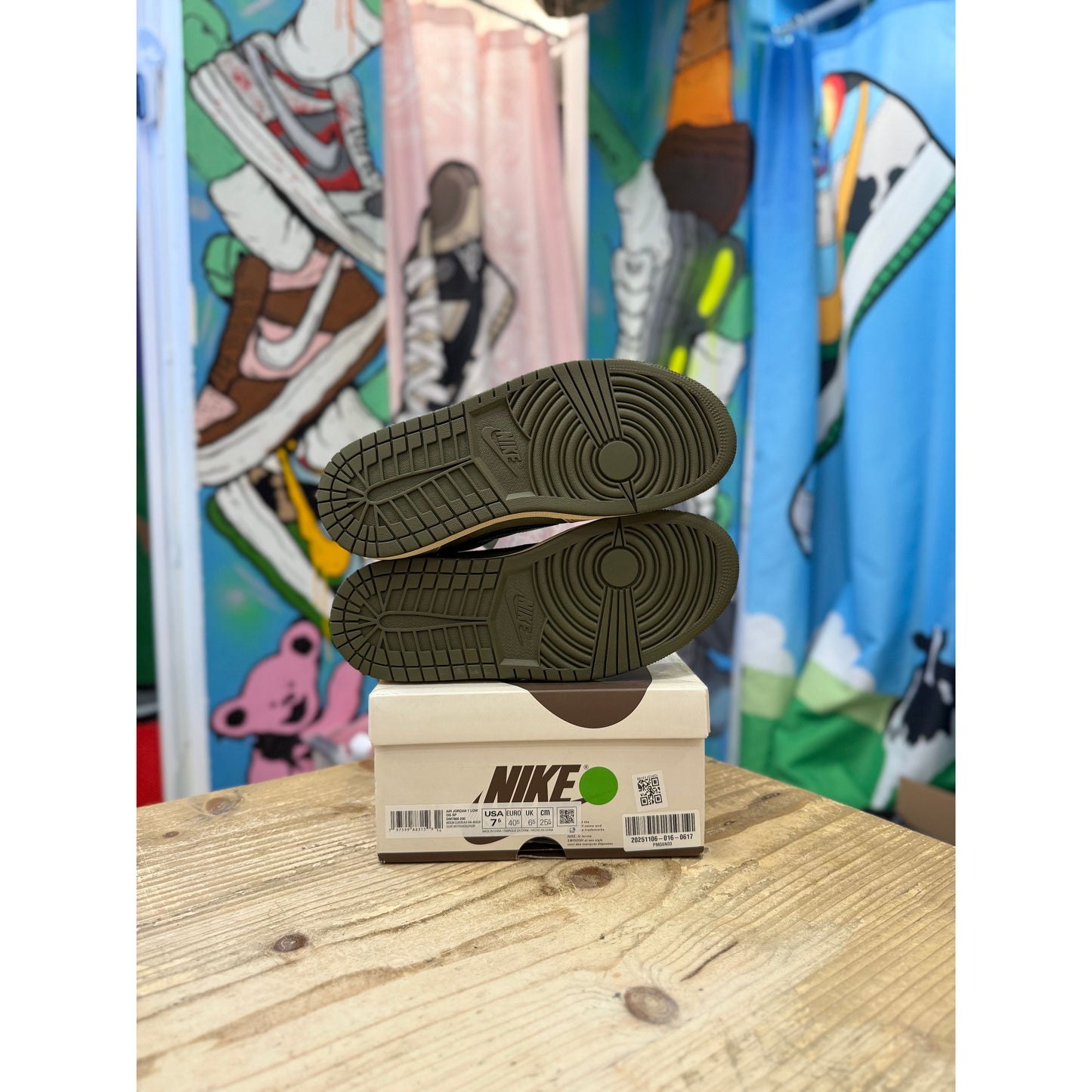 Jordan 1 Low Travis Scott Medium Olive UK 6.5