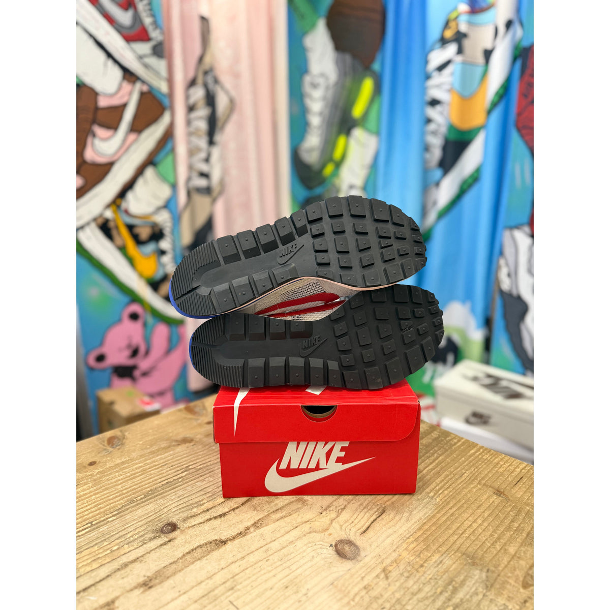 Nike Vaporwaffle sacai Sport Fuchsia Game Royal UK 9