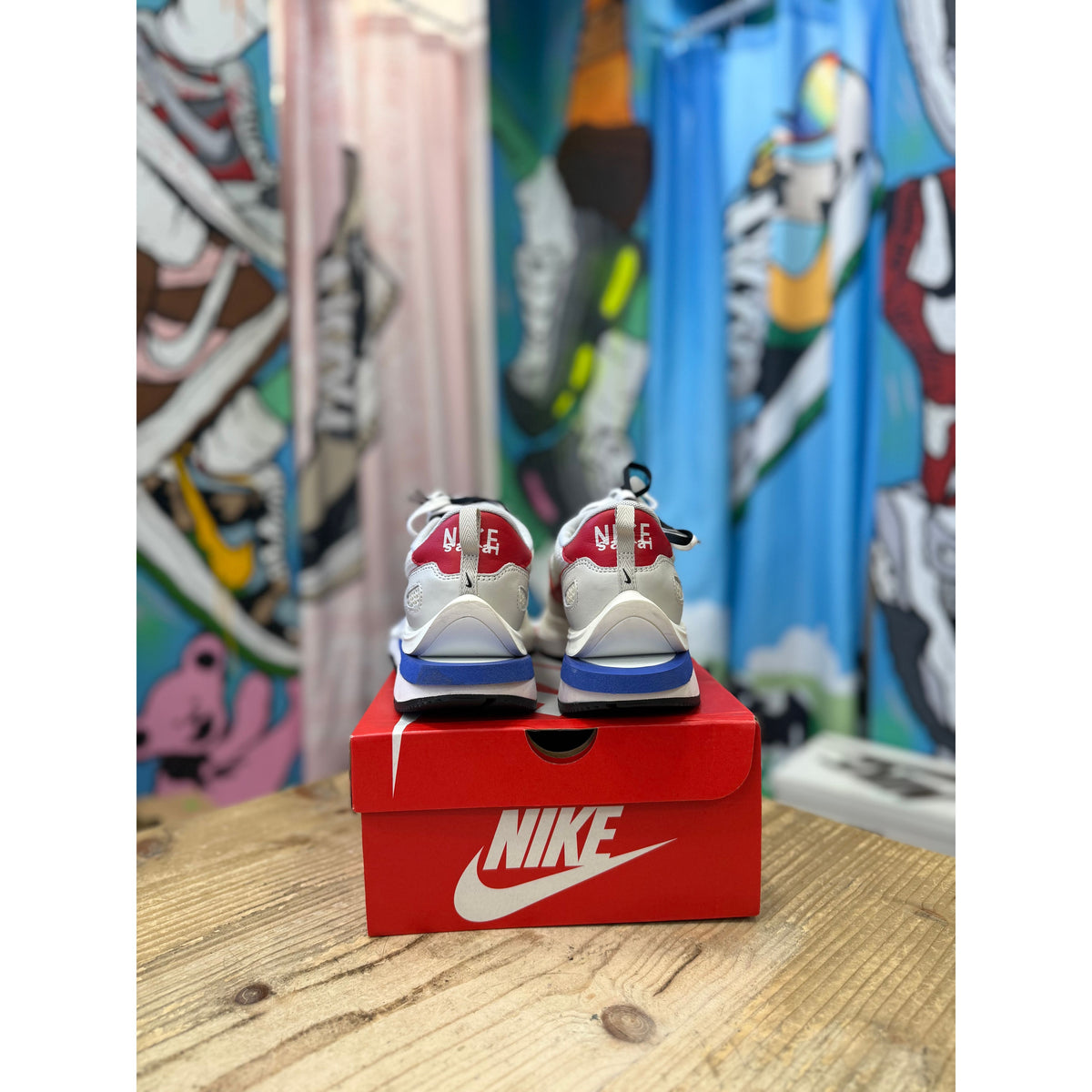 Nike Vaporwaffle sacai Sport Fuchsia Game Royal UK 9