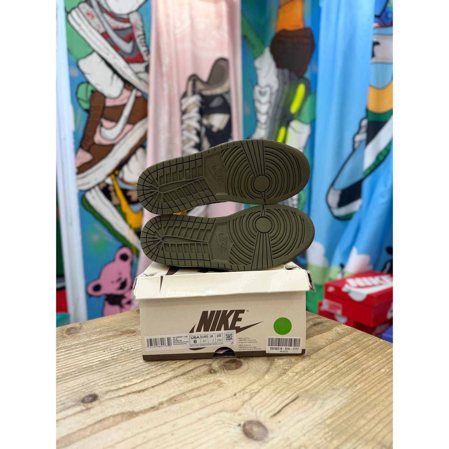 Jordan 1 Low Travis Scott Medium Olive UK7