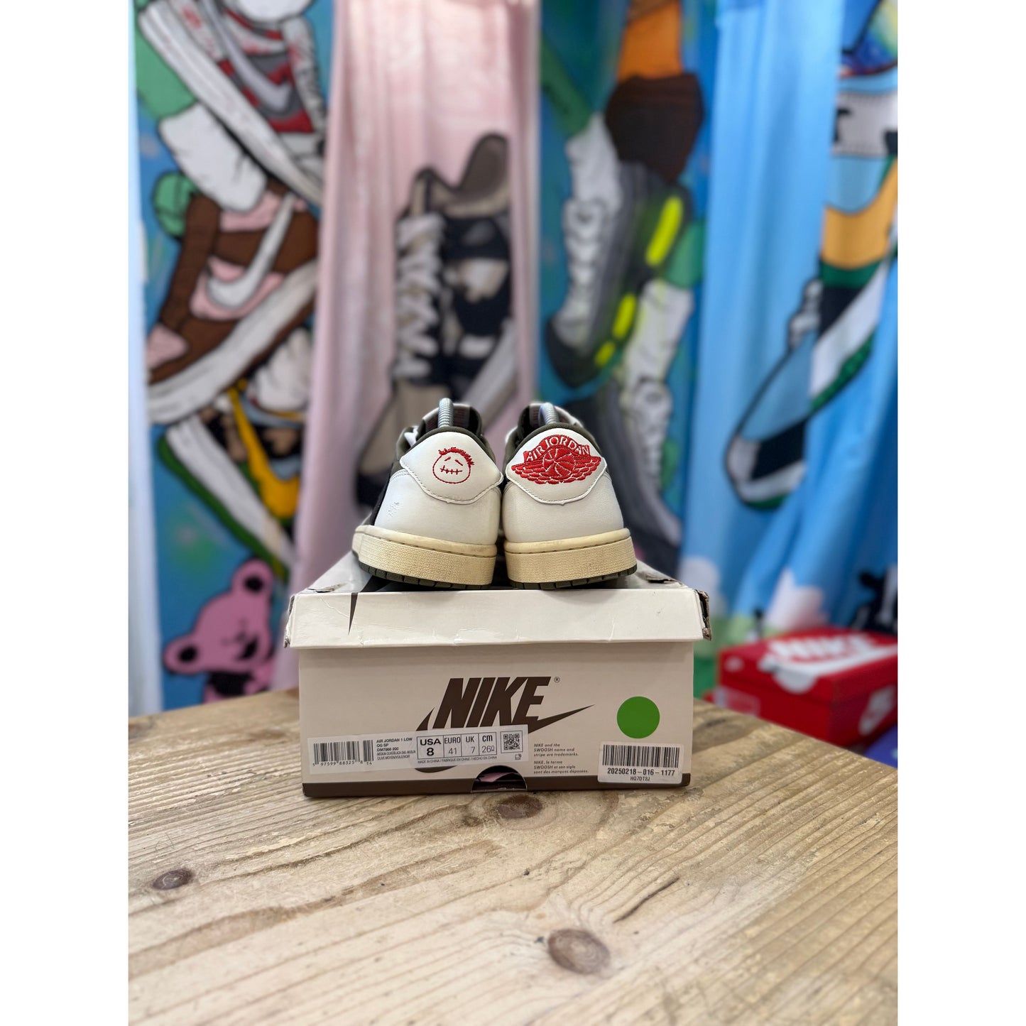 Jordan 1 Low Travis Scott Medium Olive UK7