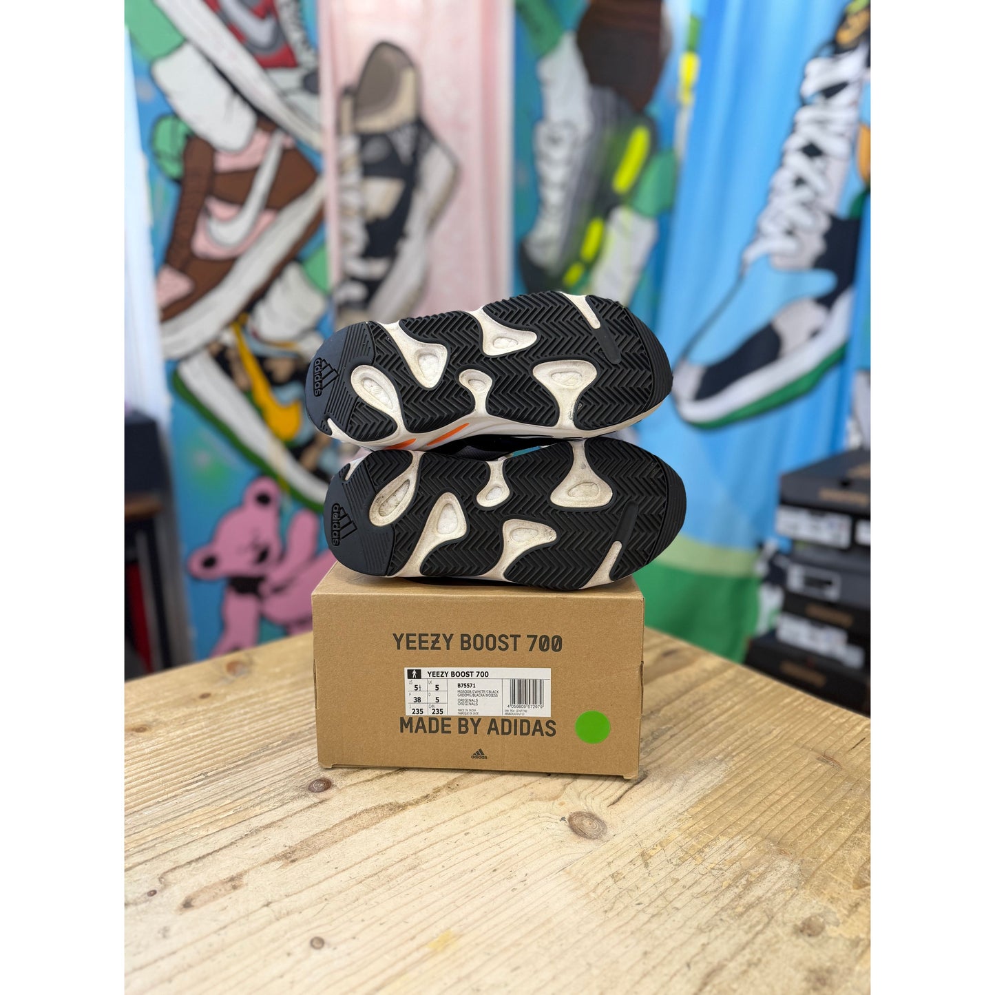 Adidas Yeezy V1 Waverunner UK5