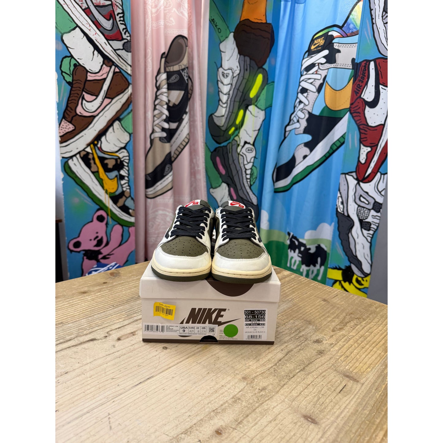 Jordan 1 Low Travis Scott Medium Olive UK8