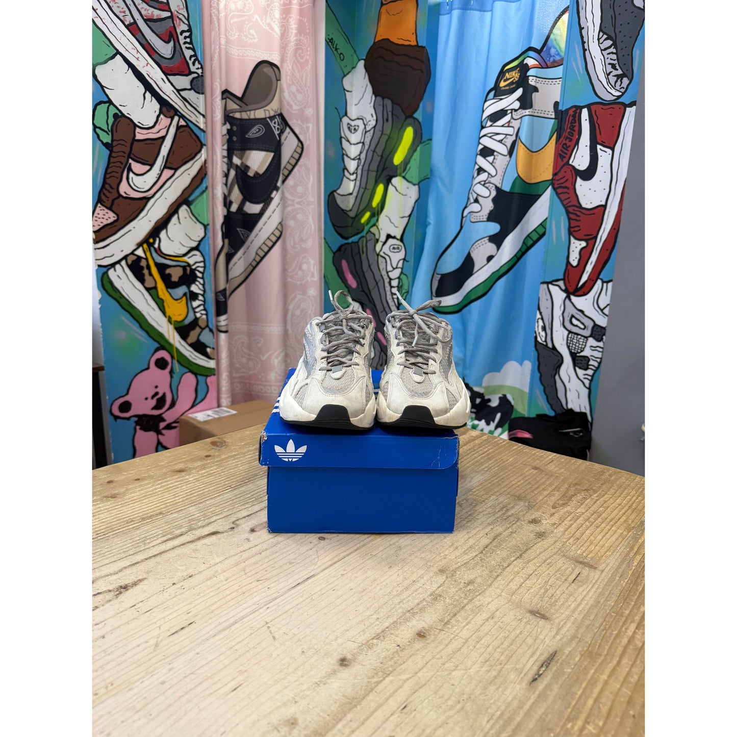 Adidas Yeezy 700 V2 Static UK10