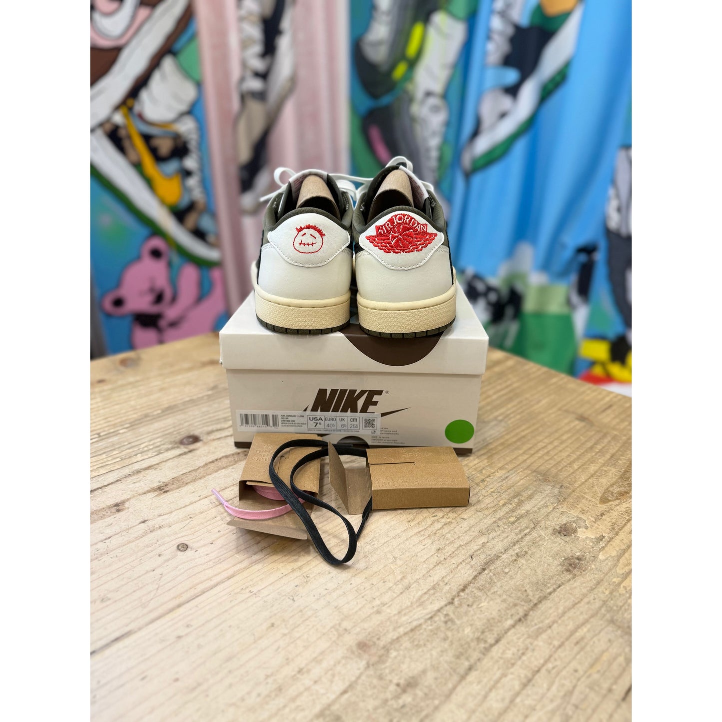 Jordan 1 Low Travis Scott Medium Olive UK6.5