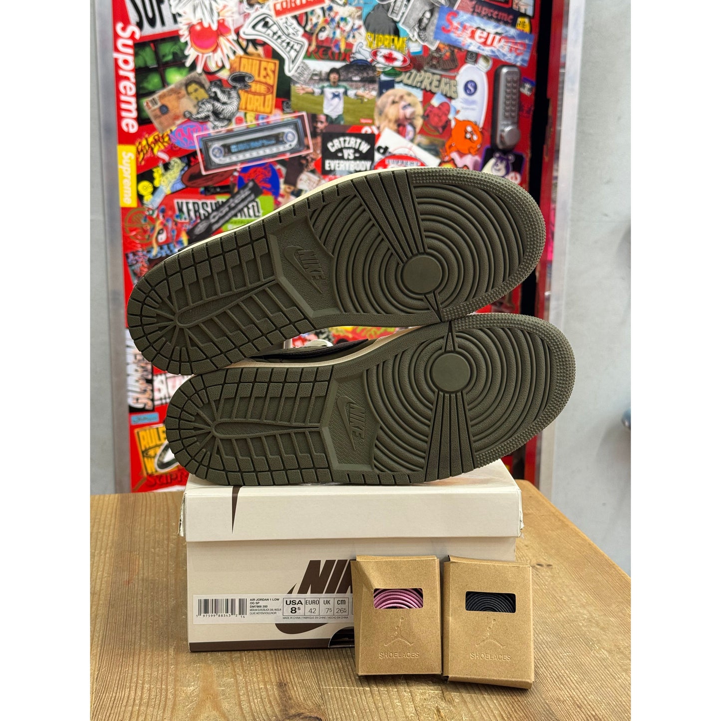 Jordan 1 Retro Low OG SP Travis Scott Medium Olive UK 7.5.