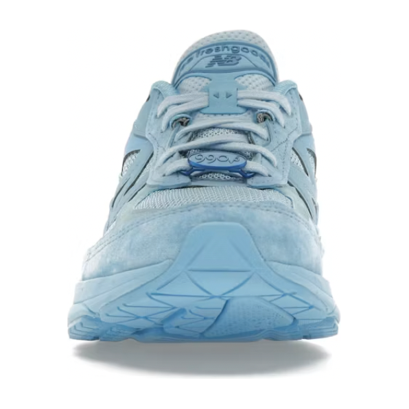 New Balance 990v6 MiUSA Joe Freshgoods Prom Blue by New Balance in Uncategorized. Available at KershKicks for £250.00. A must-have for fans of New Balance looking to elevate their style with this Shoes.