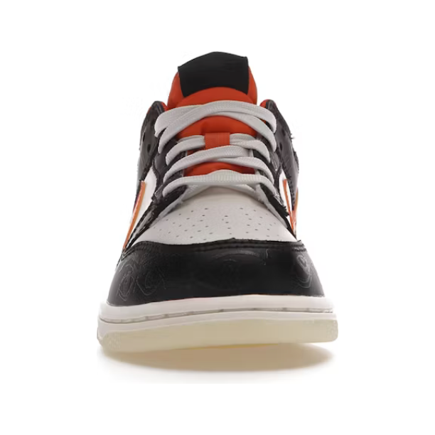 Nike Dunk Low PRM Halloween (2021) (PS) by Nike in Shoes. Available at KershKicks for £80.00. A must-have for fans of Nike looking to elevate their style with this Kids Trainers.