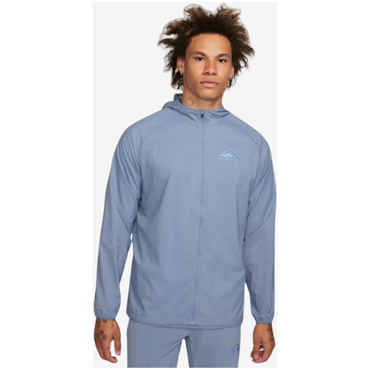 Nike Trail Aireez Jacket Ashen Slate by Nike in Uncategorized. Available at KershKicks for £60.00. A must-have for fans of Nike looking to elevate their style with this Activewear.