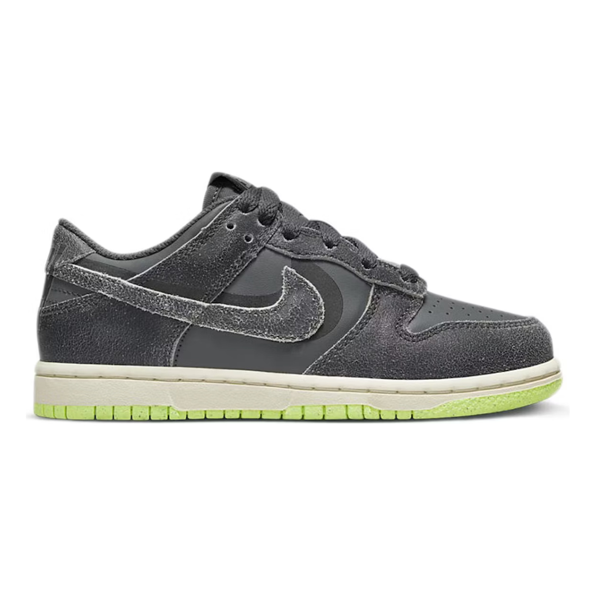 Nike Dunk Low Halloween (2022) (PS) by Nike in Uncategorized. Available at KershKicks for £65.00. A must-have for fans of Nike looking to elevate their style with this Kids Trainers.
