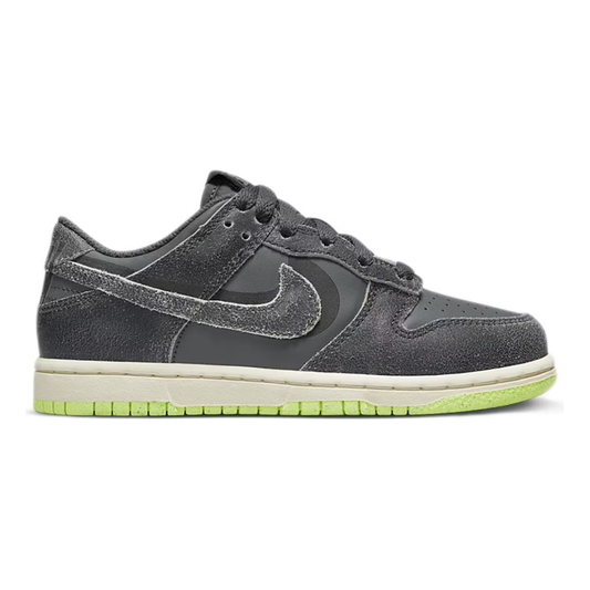 Nike Dunk Low Halloween (2022) (PS) by Nike in Uncategorized. Available at KershKicks for £65.00. A must-have for fans of Nike looking to elevate their style with this Kids Trainers.
