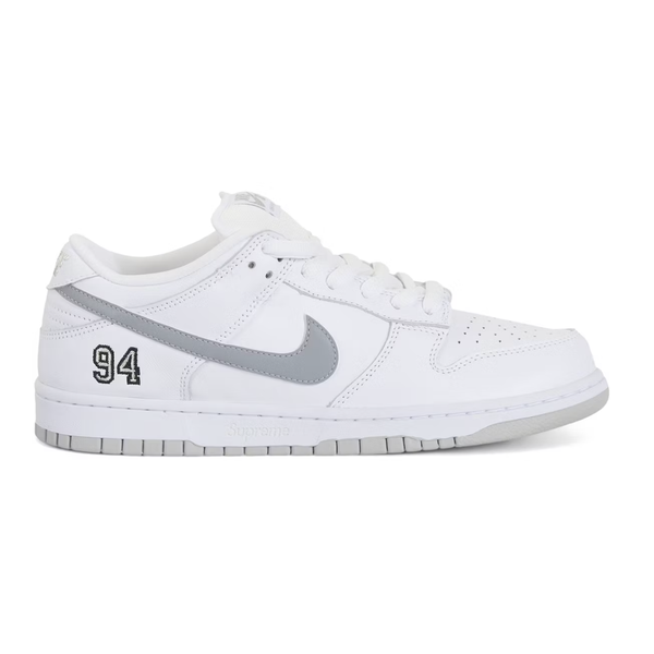 Nike Dunk Low ホワイト/シルバー 94 Nike SB Dunk Low Supreme 94 White Metallic Silver | Nike | KershKicks
