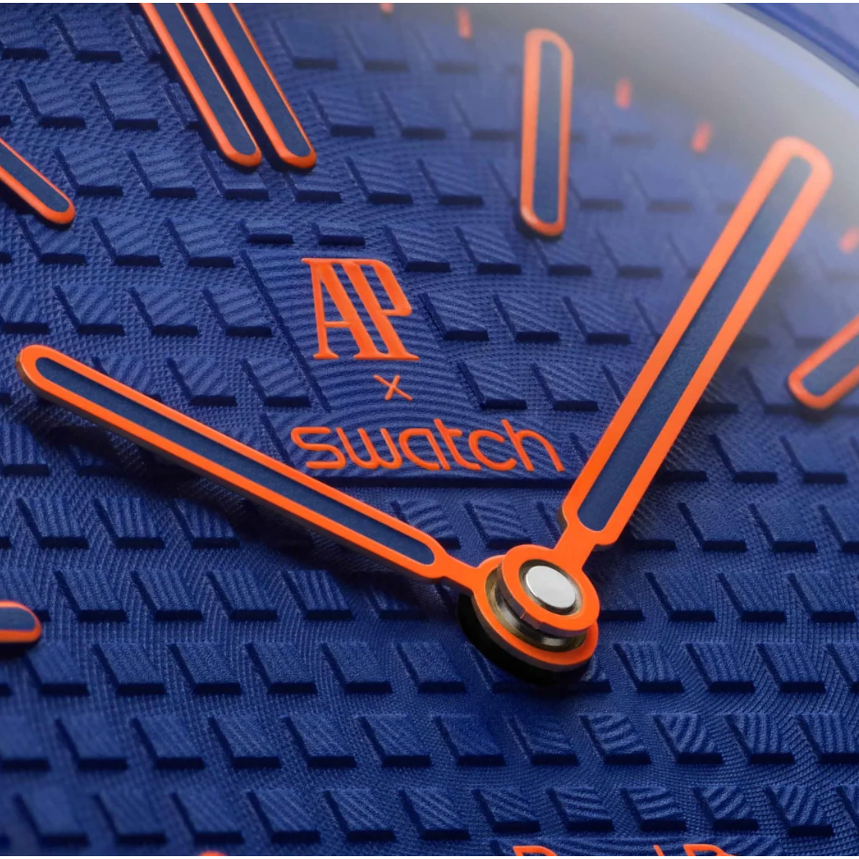 Swatch x Audemars Piguet Bioceramic Royal Pop Orenji Hachi SSX03L103N