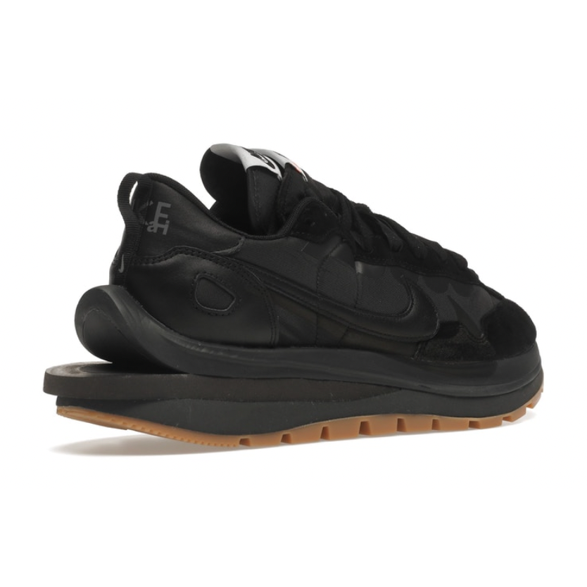 Nike Vaporwaffle Sacai Black Gum