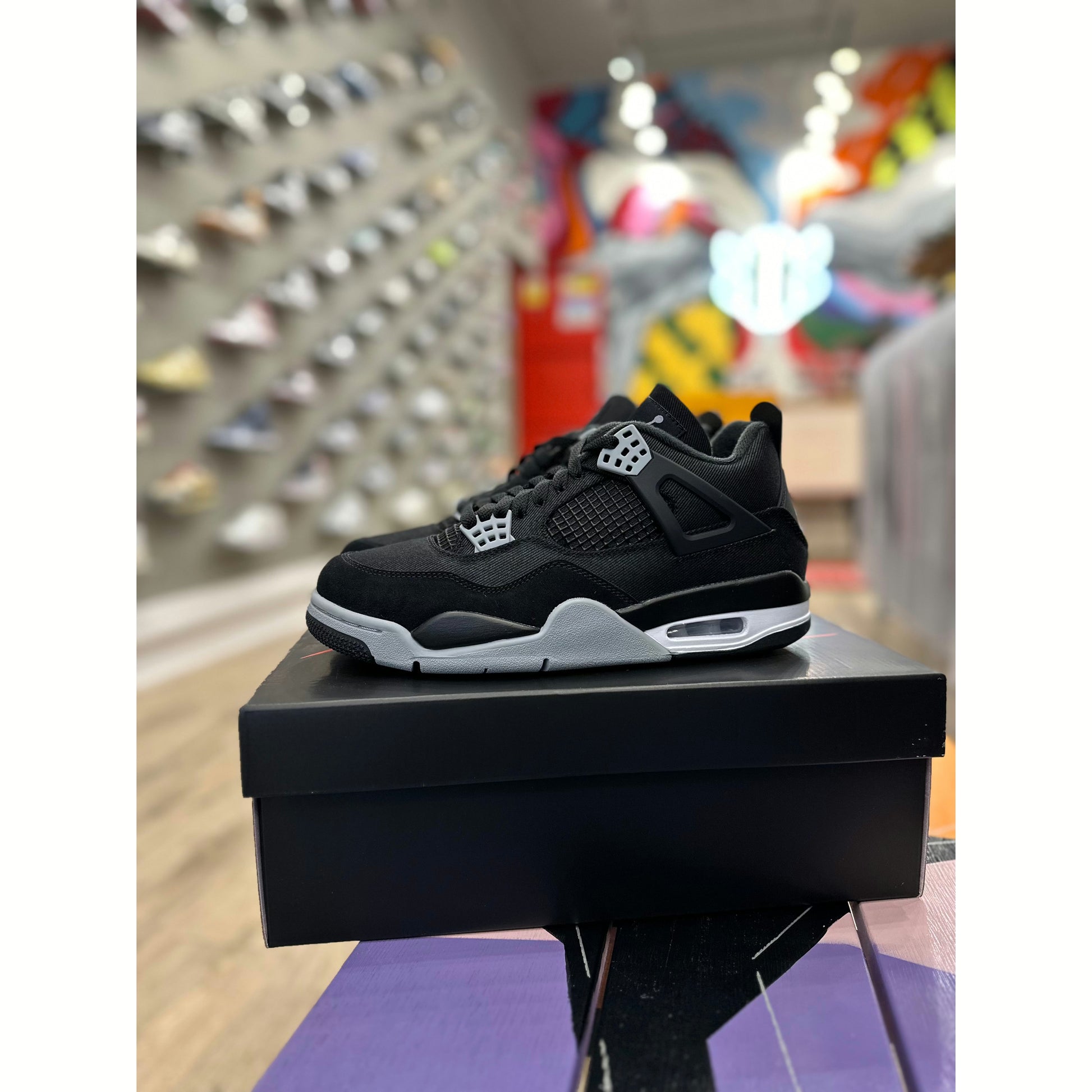 All black jordan shop retro 4