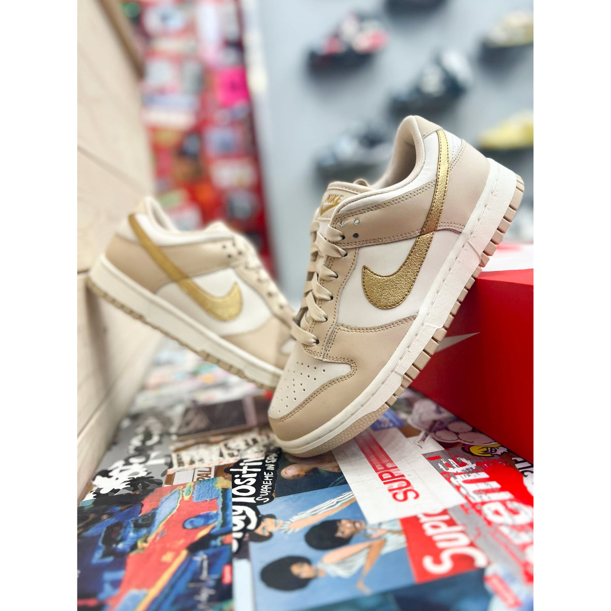 NIKE WMNS DUNK LOW DX5930-001 ベージュ25.0cm