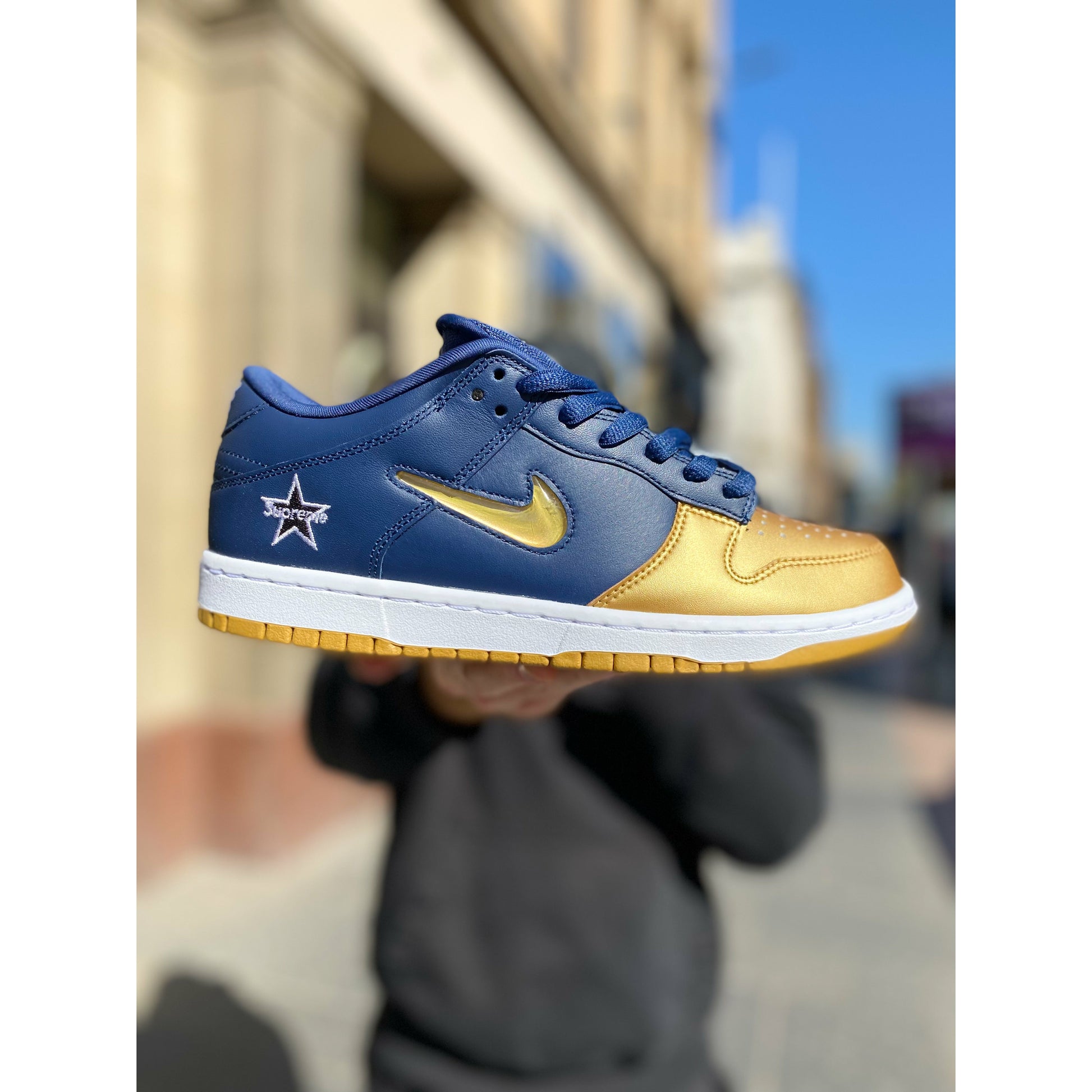 Nike sb dunk low supreme gold Clearance